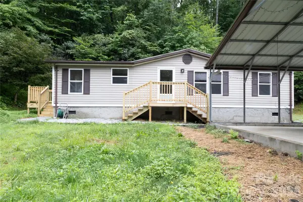 559 Old Quebec Road, Lake Toxaway, NC 28747