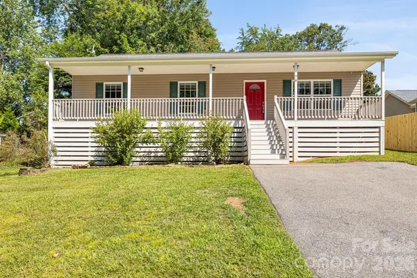 76 Selwyn Road, Asheville, NC 28806