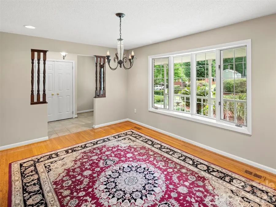 8 English Place, Candler, NC 28715 - #3