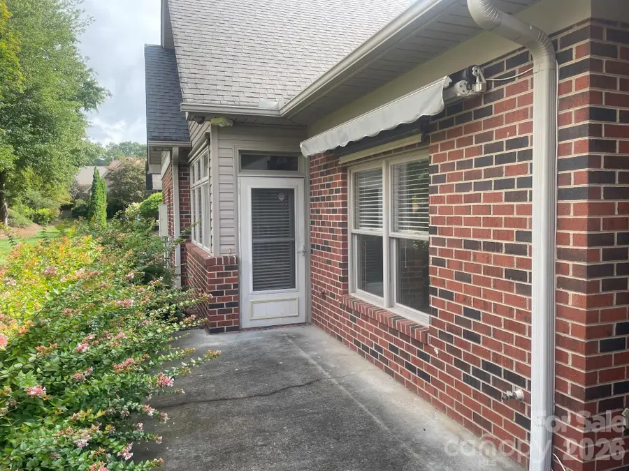 509 26th Avenue Ne, Hickory, NC 28601 - #3