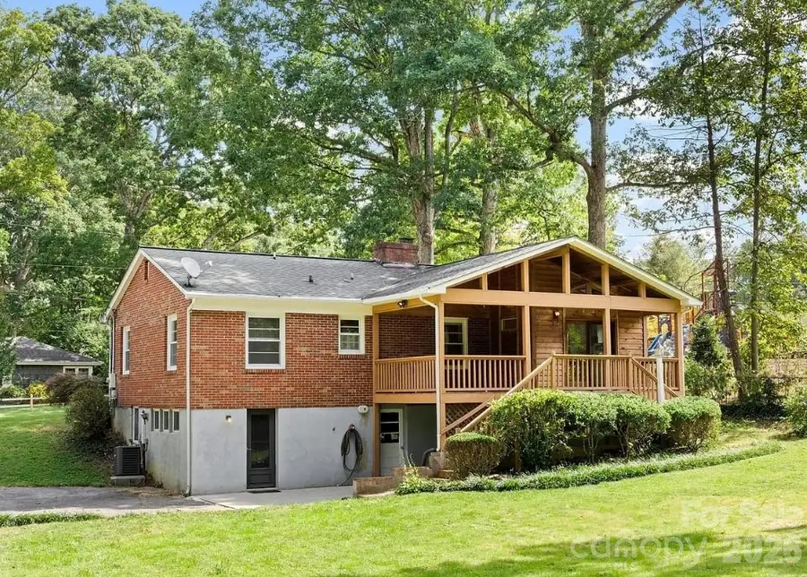 15 Lynnstone Court, Asheville, NC 28805 - #2