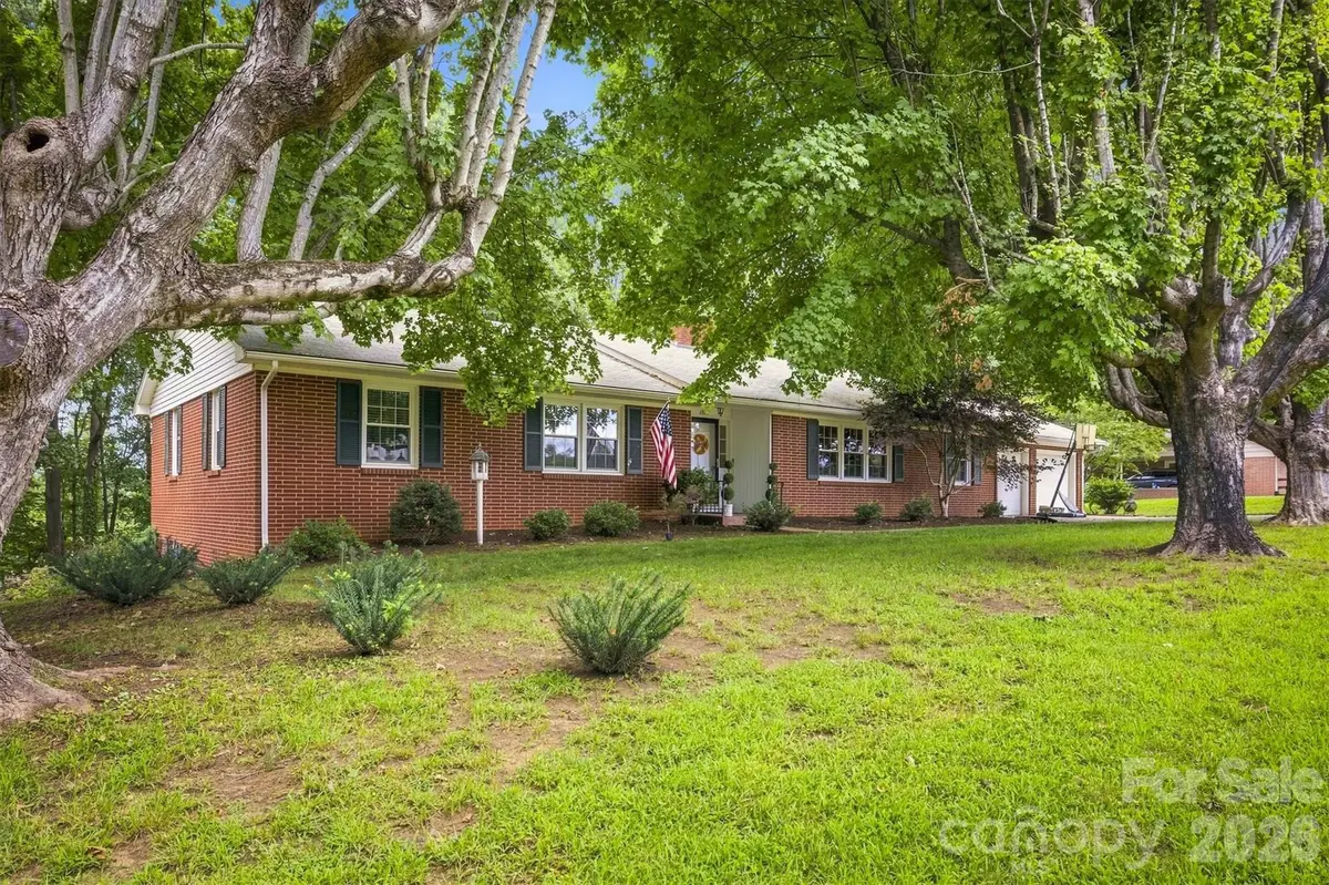 1009 Randolph Circle Se, Lenoir, NC 28645 - #1