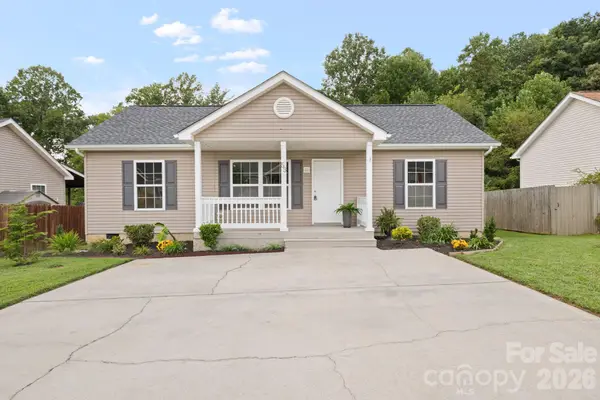 53 W Newberry Drive, Fletcher, NC 28732
