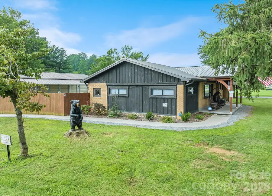 2906 Jonathan Creek Road, Waynesville, NC 28785 - #2
