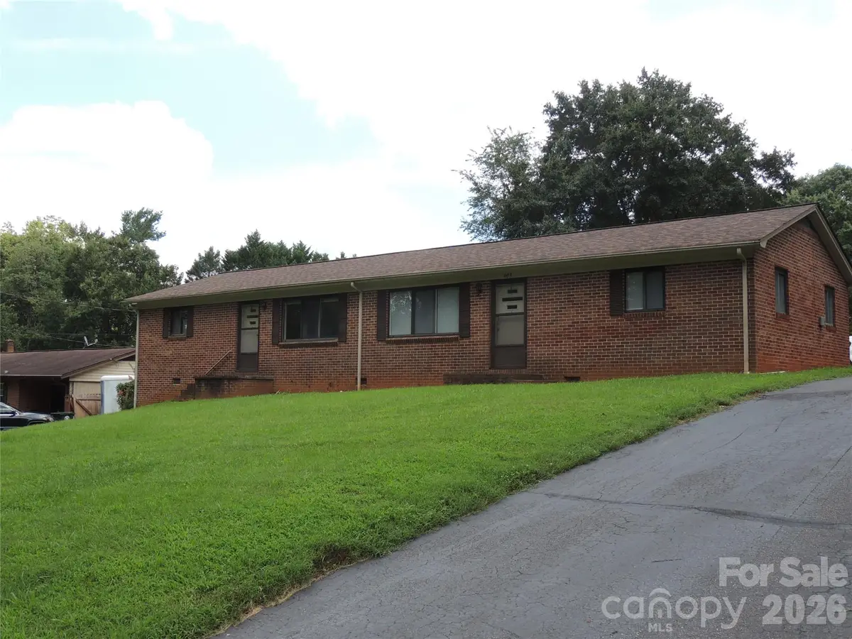 409 East K Street E, Newton, NC 28658 - #1