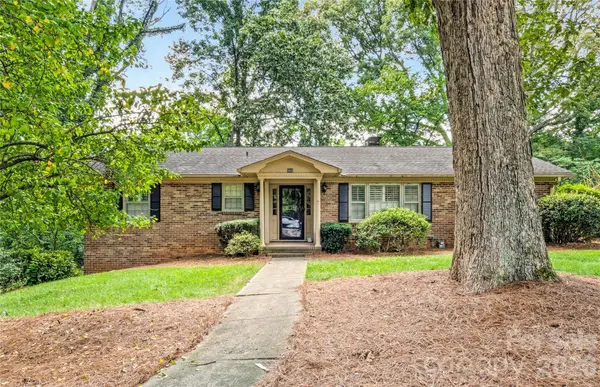 560 Kelway Place, Winston Salem, NC 27104