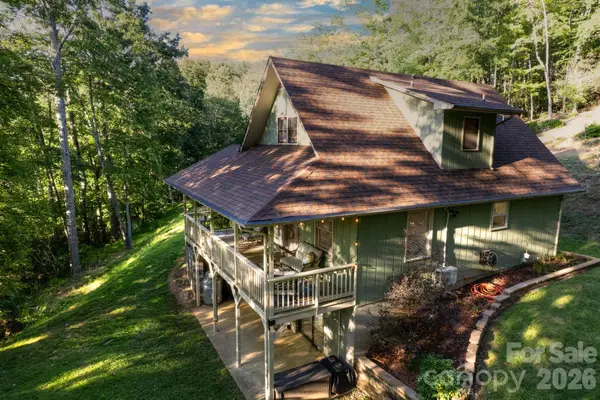 426 Meadowood Lane, Burnsville, NC 28714