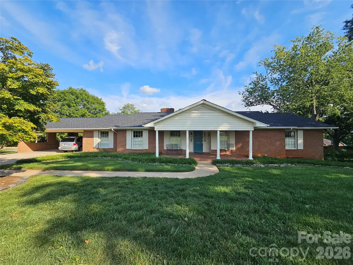 524 Country Club Circle, Shelby, NC 28150 - #1