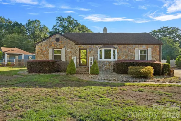 2561 Lumina Avenue, Charlotte, NC 28208