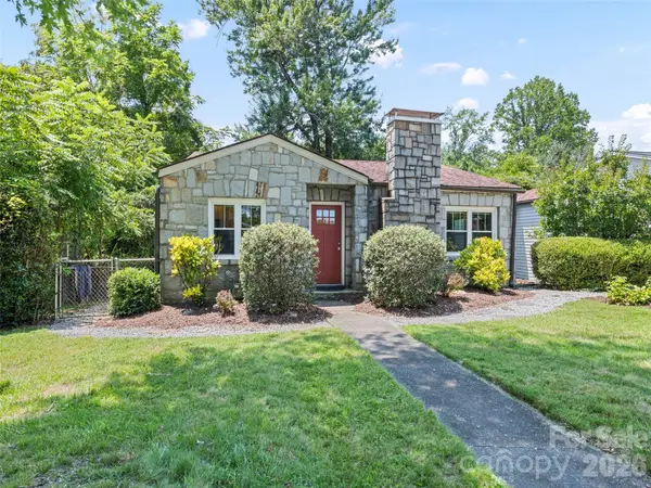 1909 Arlington Place, Hendersonville, NC 28791