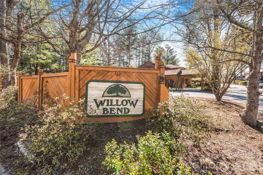 521 Courtwood Lane #8, Hendersonville, NC 28739 - #2