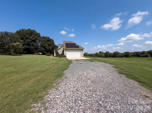 749 Williamsburg Estate Road, Clover, SC 29710