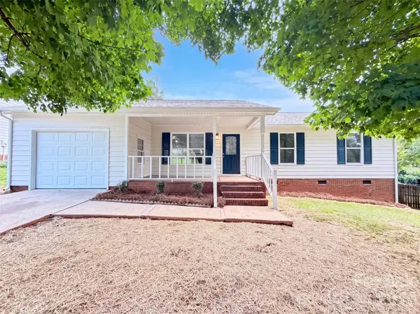 8822 Hunter Green Lane, Charlotte, NC 28227