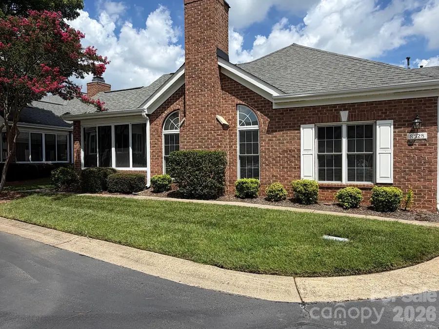 8528 Highland Glen Drive, Charlotte, NC 28269 - #2