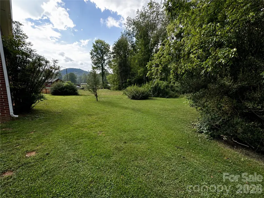440 Us 19e Highway, Spruce Pine, NC 28777 - #3