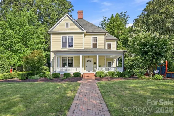 559 N Main Street, Davidson, NC 28036