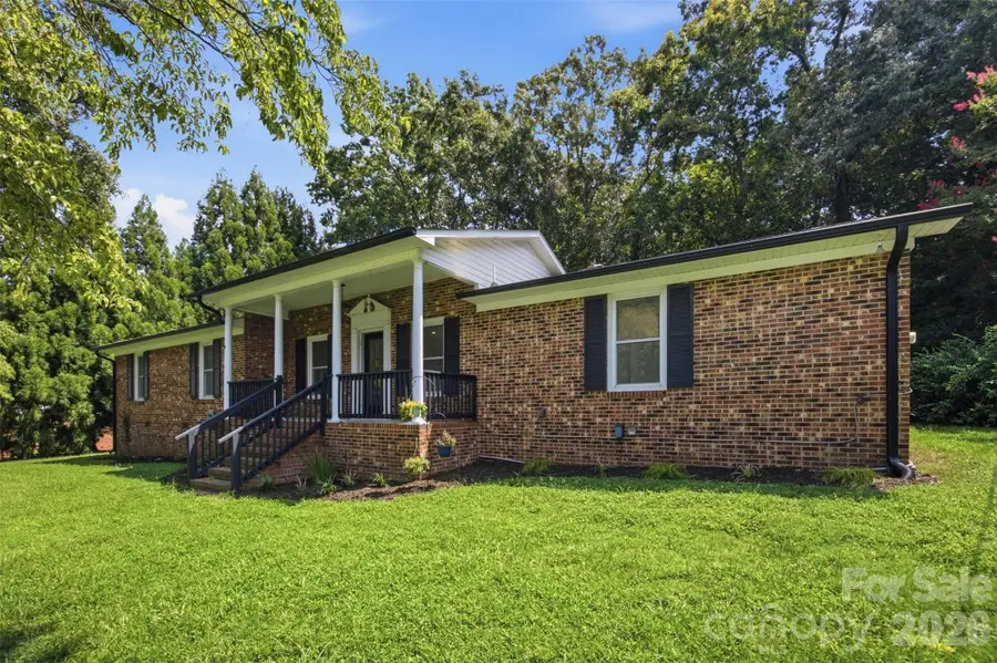 806 Danbrook Circle, Lincolnton, NC 28092 - #3