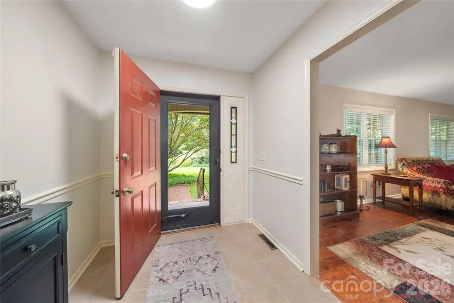 4 Hunters Lane, Hendersonville, NC 28791 - #2