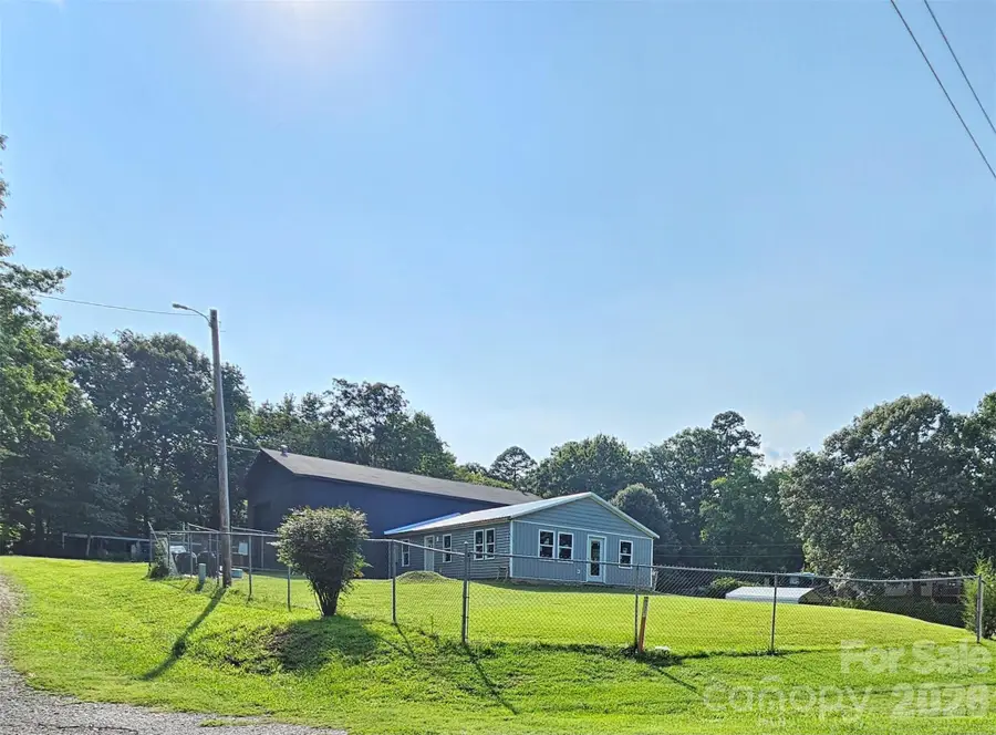 225 Eighth Avenue, New London, NC 28127 - #2