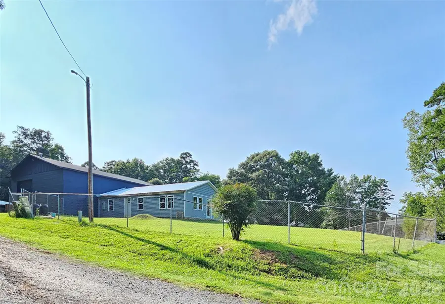 225 Eighth Avenue, New London, NC 28127 - #3