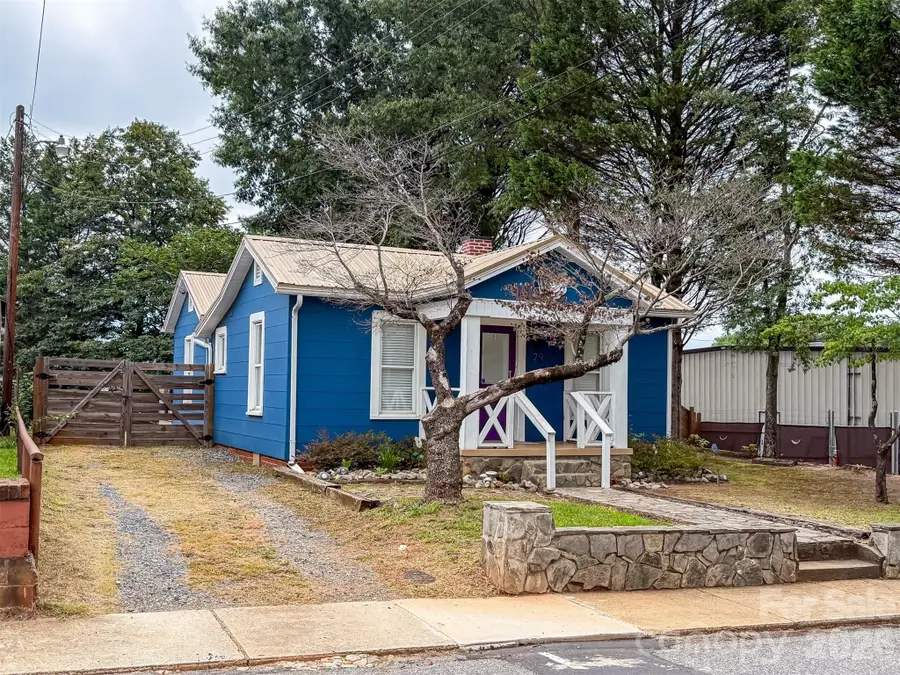 29 10th Street Se, Hickory, NC 28602 - #3