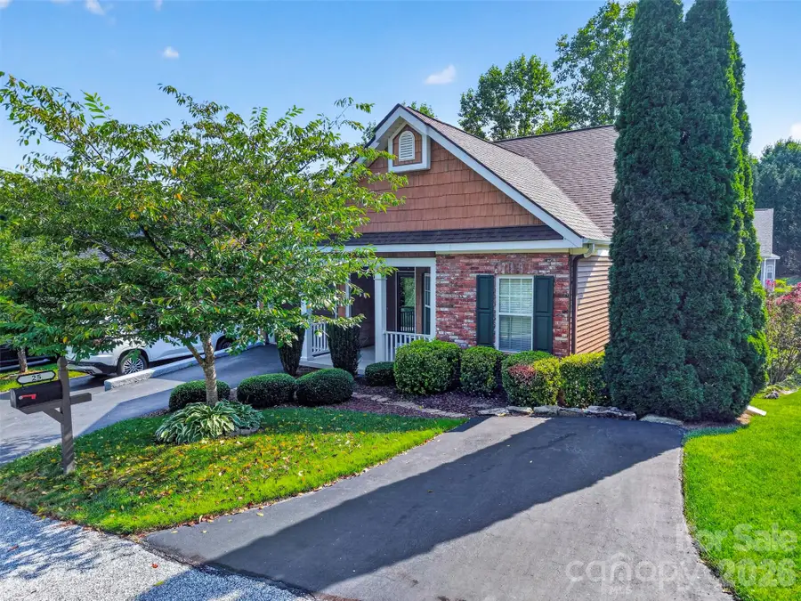 25 Old Pasture Way, Laurel Park, NC 28739 - #3