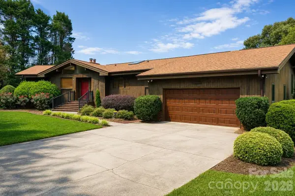 3711 Blendwood Lane Ne, Hickory, NC 28601