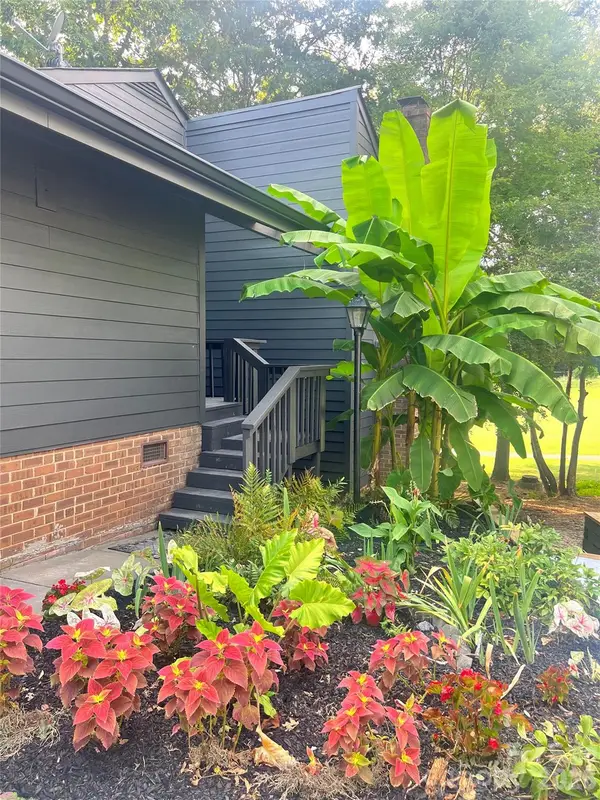 8923 St Croix Lane, Charlotte, NC 28277