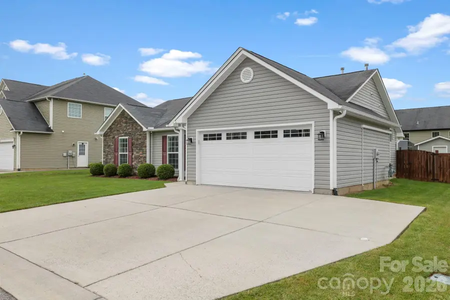 38 E Swift Creek Road, Fletcher, NC 28732 - #2