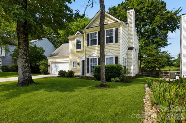 5936 Downfield Wood Drive, Charlotte, NC 28269