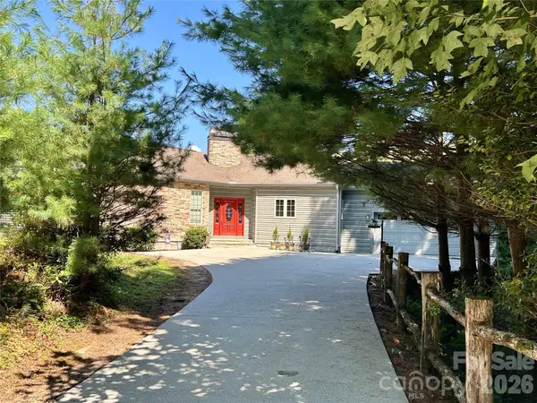 1228 Ugugu Drive, Brevard, NC 28712