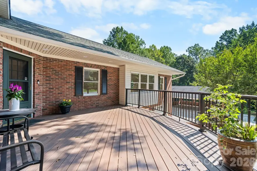 250 36th Avenue Nw, Hickory, NC 28601 - #2