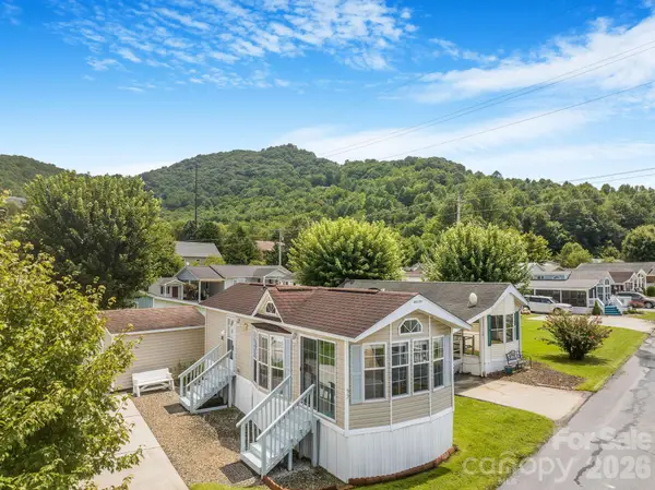 53 Strollers Lane, Waynesville, NC 28785