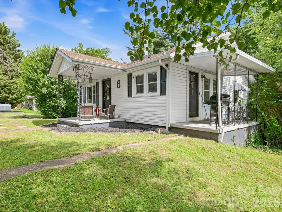 6 Bradford Circle, Candler, NC 28715 - #3