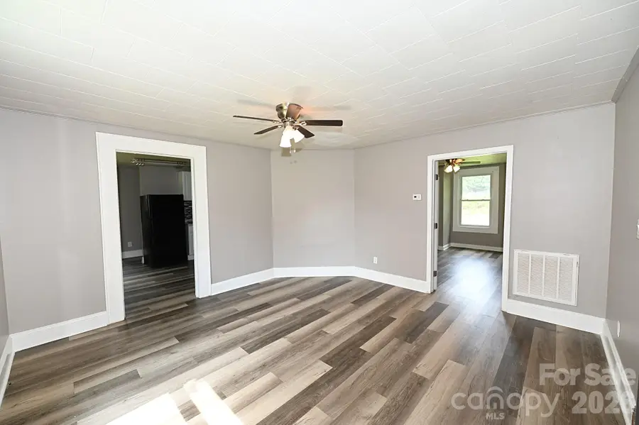 1632 C Avenue Se, Hickory, NC 28602 - #3