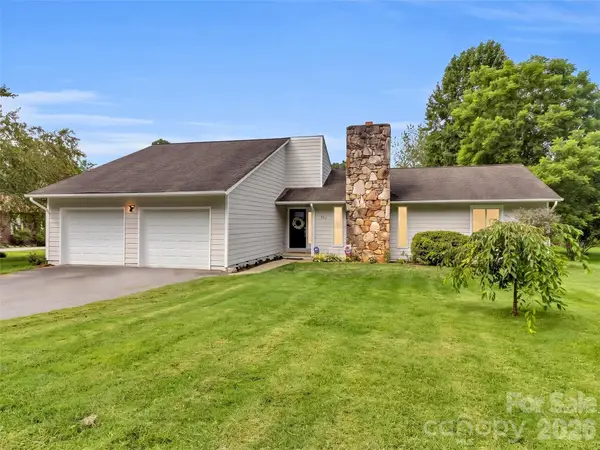 693 Monte Vista Road, Candler, NC 28715