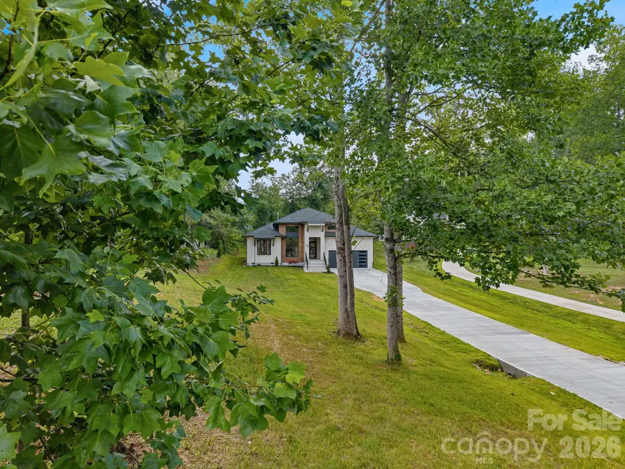 25 Copper Mill Court, Candler, NC 28715 - #3