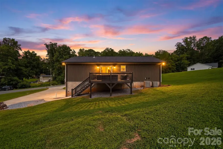 2953 2nd Street Court Nw, Hickory, NC 28601 - #2