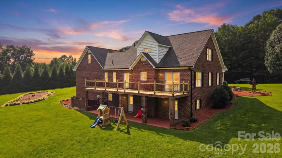 85 Charleston Court, Hickory, NC 28601 - #2