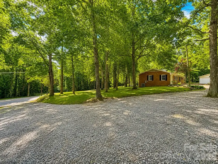 2725 Puetts Chapel Road, Bessemer City, NC 28016 - #2