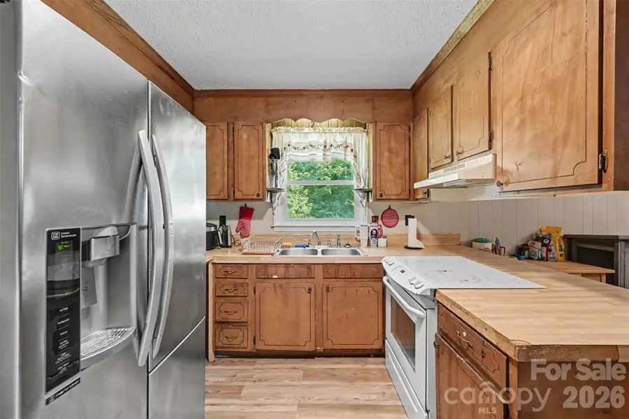 808 E Chestnut Street, Stanley, NC 28164 - #3