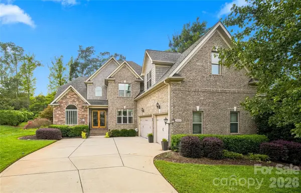 2455 Shiny Leaf Drive, Denver, NC 28037