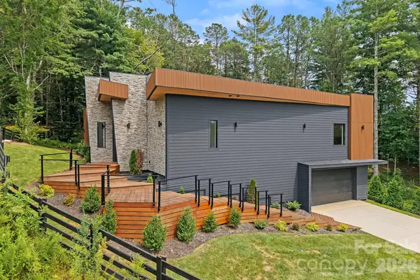 87 Verbania Road, Mills River, NC 28759