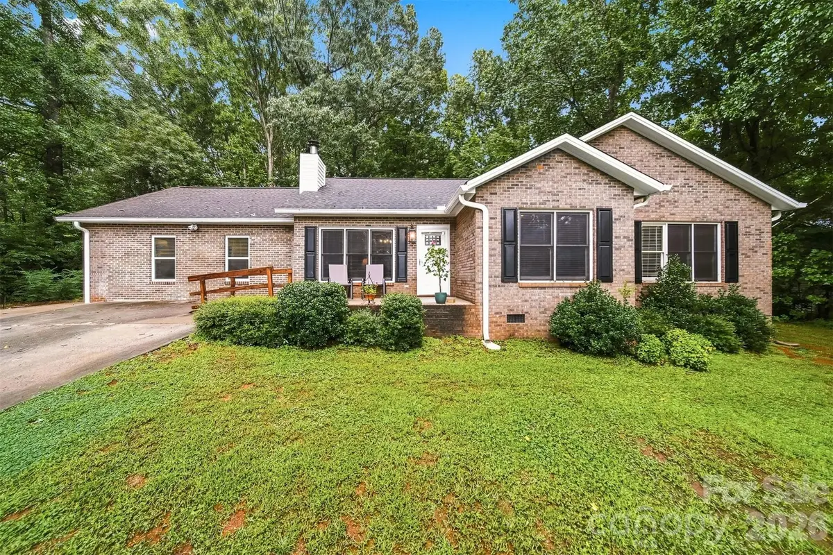 3933 Mattingly Drive, Hickory, NC 28602 - #1