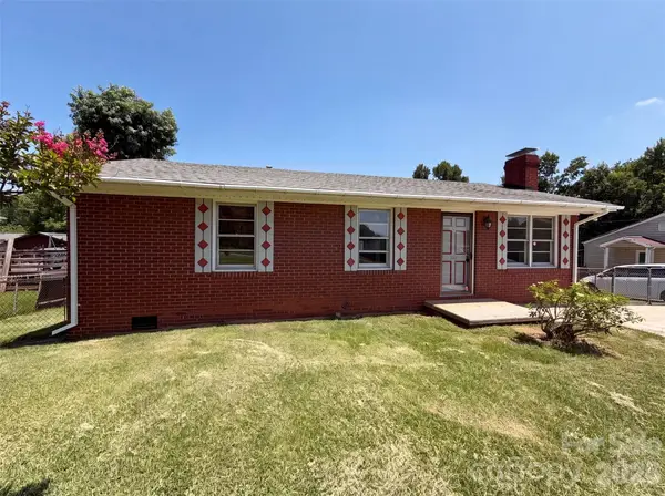 310 W Indiana Avenue, Bessemer City, NC 28016