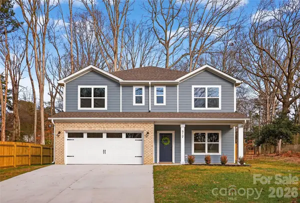 9000 Pinenoll Lane, Charlotte, NC 28215