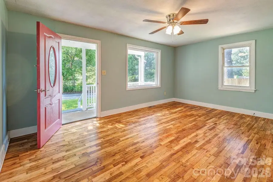4 La Rue Street, Asheville, NC 28806 - #3