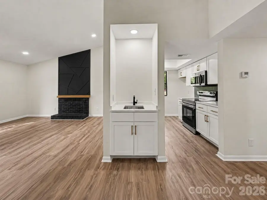 8027 Cedar Glen Drive, Charlotte, NC 28212 - #2