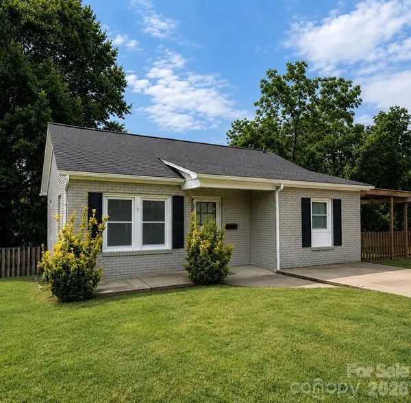 56 1st Avenue Se, Taylorsville, NC 28681