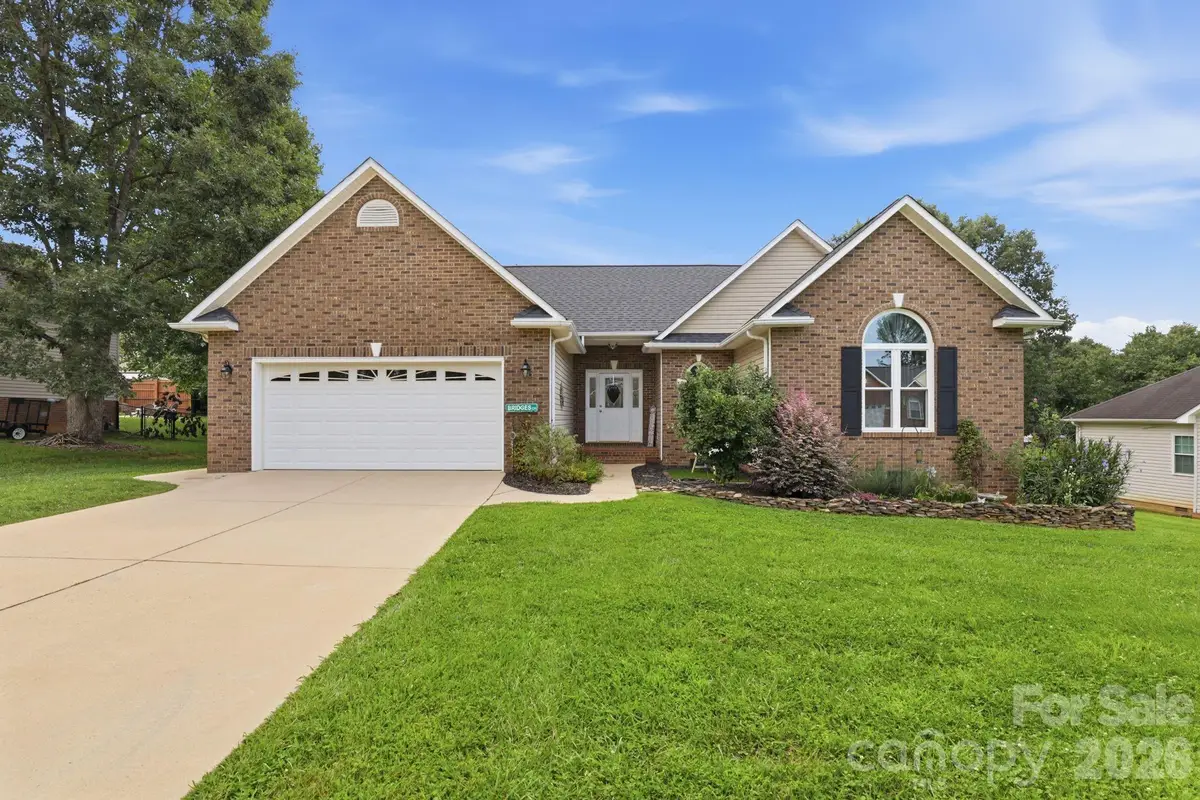2918 24th Street Drive Ne, Hickory, NC 28601 - #1